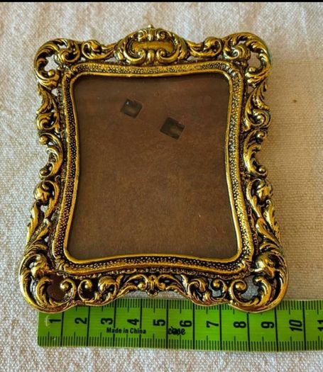 Set of 5 Vintage Ornate Gold Photo Frames