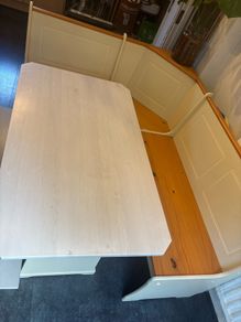 Corner bench and table