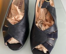 Brooke by Val Dal, size 4
