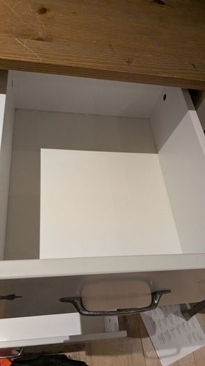 chest of drawers