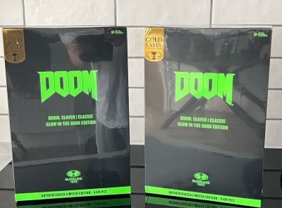 2 Doom Slayer glow in the dark Action Figures
