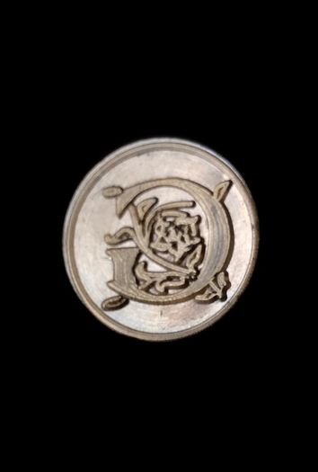 Vintage lacquer seal. Wax stamp. Letter 'G'