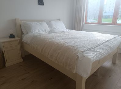 King size bed & matching lockers