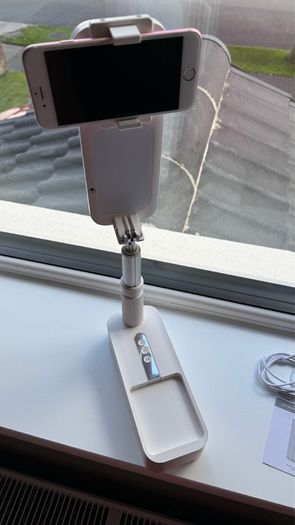 Foldable phone stand