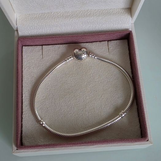 Pandora bracelet heart clasp size 20cm perfect condition