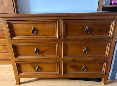 Chest of drawers
