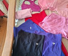 Clothes bundle size 12