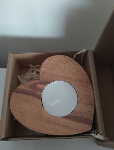 Tea light holder