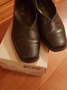 Black Ecco shoe  size  7