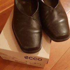 Black Ecco shoe  size  7