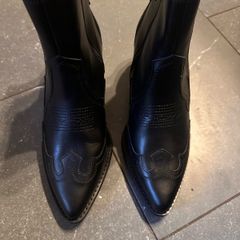 Cuban Boots