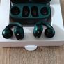 Motorola earbuds Image 5