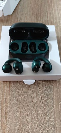 Motorola earbuds