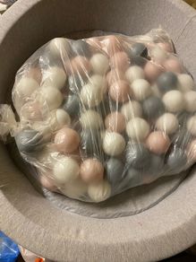Ball pit and balls