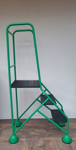 Mobile step ladder-3 steps/deep platform