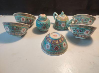 7 piece Hand painted Jingdezhen Famille Rose Porcelain Set