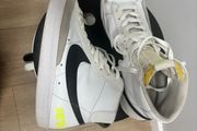 Nike Blazer