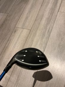 As new Taylormade Qi35 driver + headcover