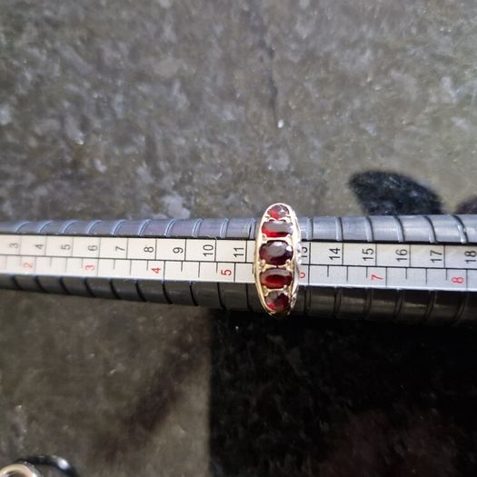 9ct gold ruby ring