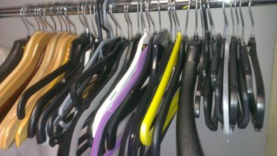 Mixed clothes hangers approx 60