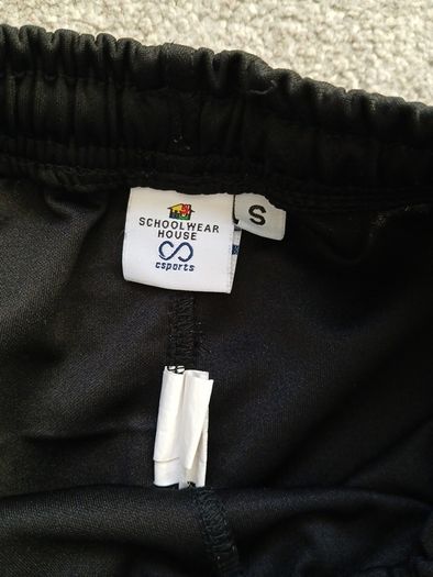 Colaiste Eanna shorts size small