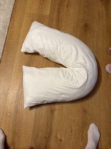 U-shaped body pillow