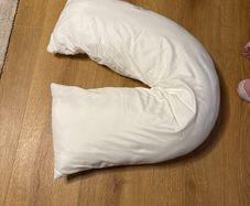U-shaped body pillow