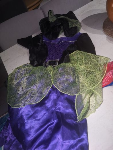 Girls witch costume