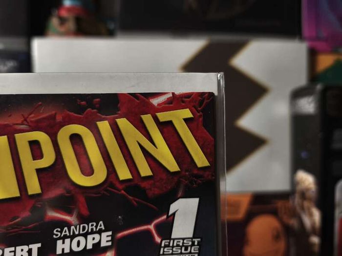 Flashpoint ! Issue #1 ! 1st Full App of Batman (Thomas Wayne) ! 1st App of Element Woman ! 1st App of Outsider (Michael Desai) ! 2011 ! by DC Comics !