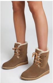 Brand New Boxed Emu Sheepskin Illawong Boots 6