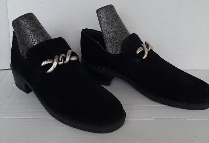 New shoes flat genuine suede
