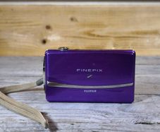 fujifilm finepix z90 14.1MP  pirple camera,touch screen