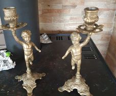 Cherubs candle holder
