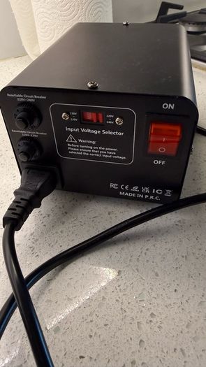 LVYUAN 1000W Voltage Transformer 220V 110V Step Up & Step Down Converter UK to US Dual 110V & 220V outlets