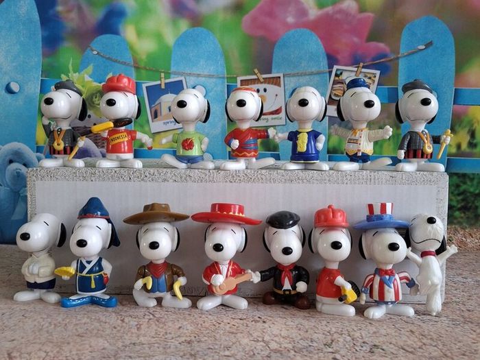 Bundle of Snoopy Dog mini toys M103