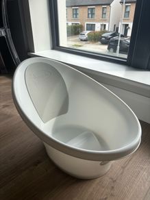 Shnuggle baby bath tub