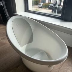 Shnuggle baby bath tub