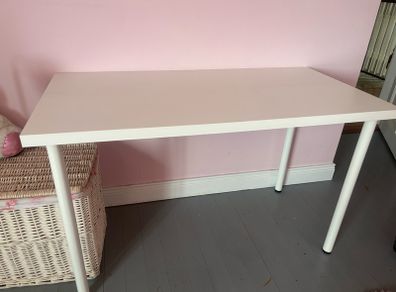 Desk & chair