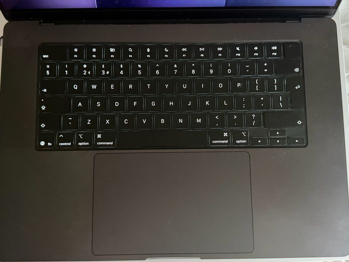 Macbook Pro (16" M5 Pro 1tb Ssd 24gb Ram)