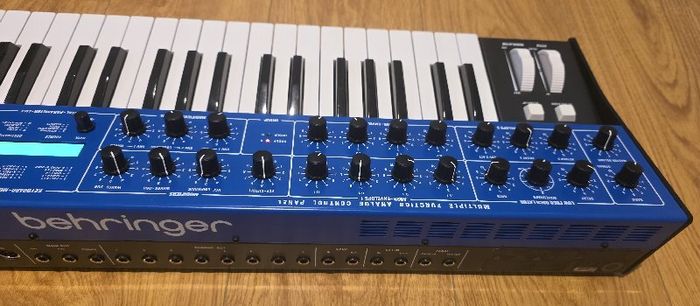 Behringer Wave