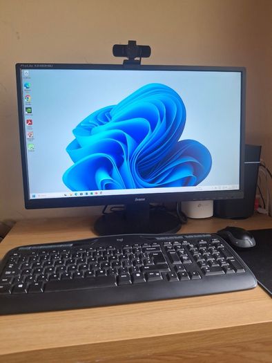 Custom PC Intel Core i5 7600K  Windows 11  MS Office  LED Monitor