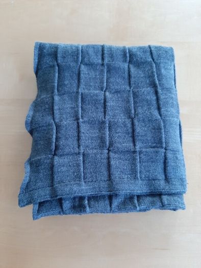 Grey textured scarf
