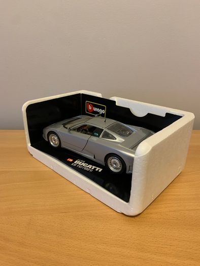 Bugatti EB110 1991 1/18 Burago Model Car