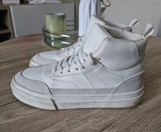 Zara runners