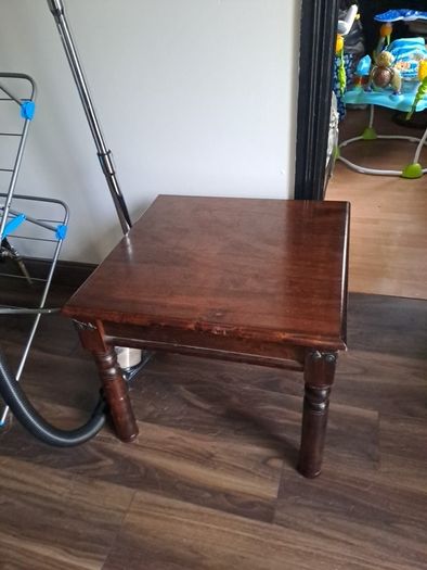 corner table