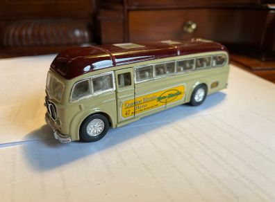 Model Bus Genuine Biscuits