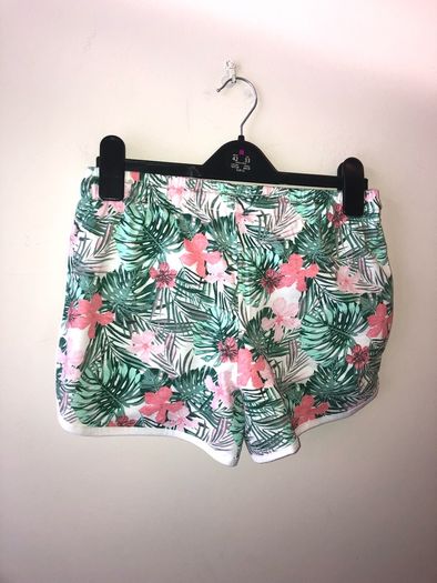 NEW Shorts (size 6-8)