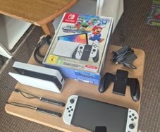 Nintendo Switch OLED + Extras