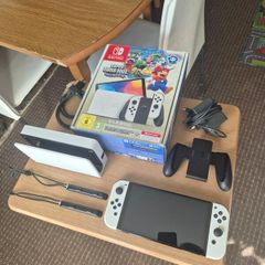 Nintendo Switch OLED + Extras