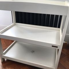 Mama & Papas changing table